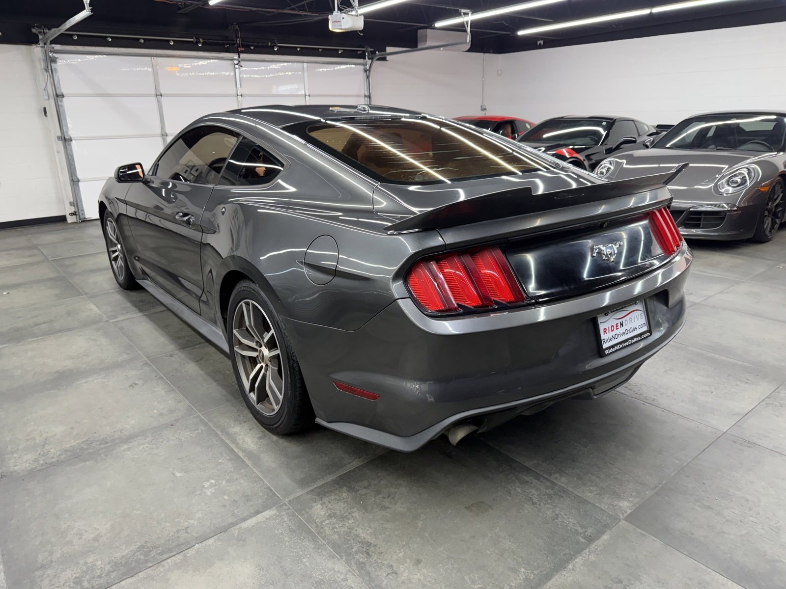 Used 2017 Ford Mustang Premium image 4