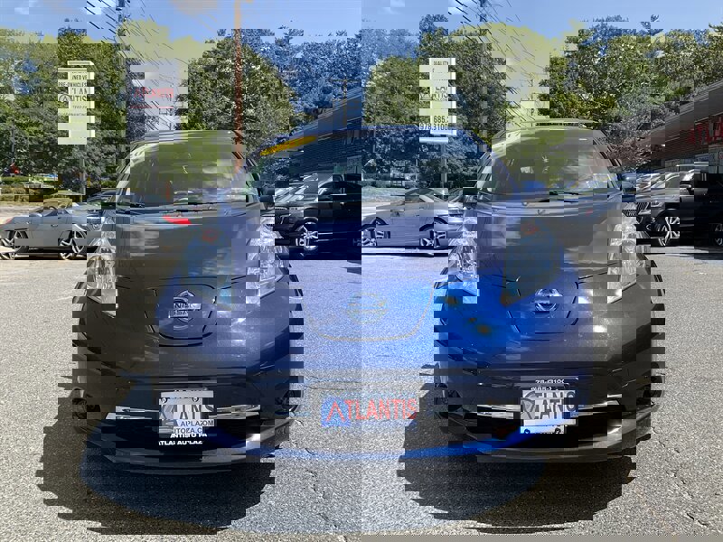 Used 2017 Nissan Leaf SV image 2