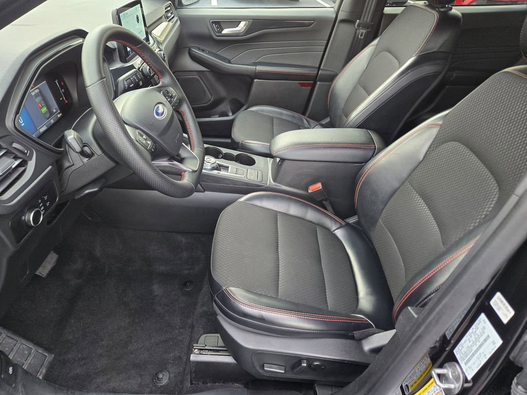 Used 2025 Ford Escape ST-Line image 16