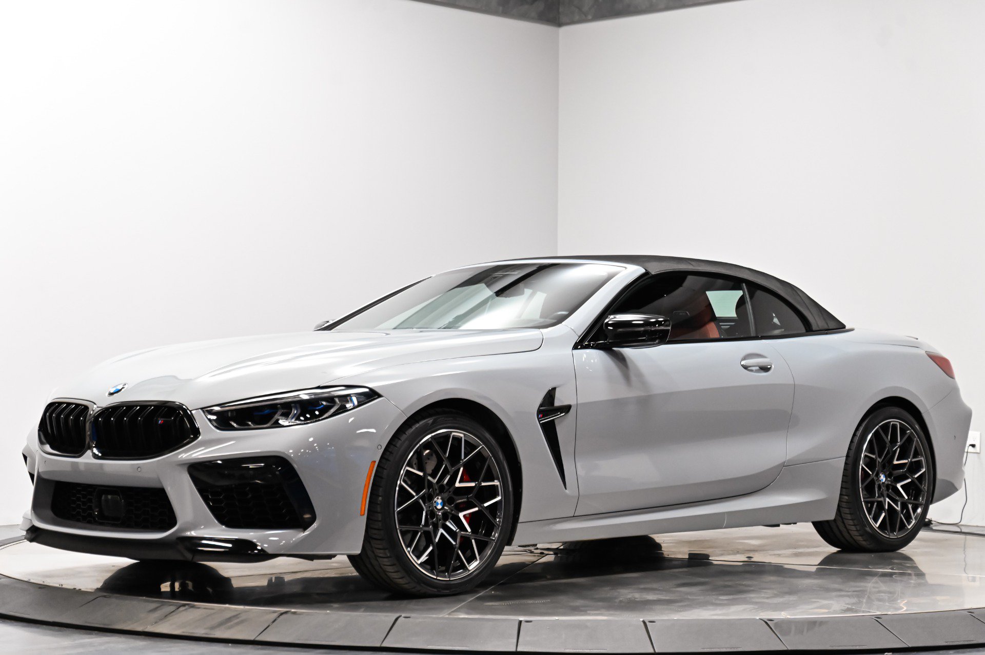 Used 2023 BMW M8 Competition AWD/4WD image 3