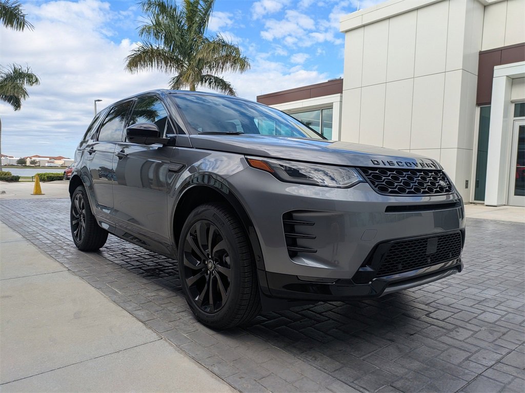 New 2025 Land Rover Discovery Sport Dynamic SE image 2