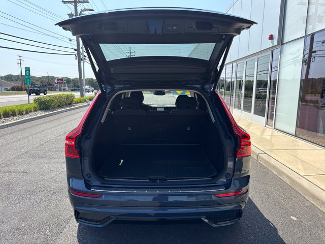 Used 2024 Volvo XC60 B5 Plus w/ Protection Package Premier AWD/4WD image 11