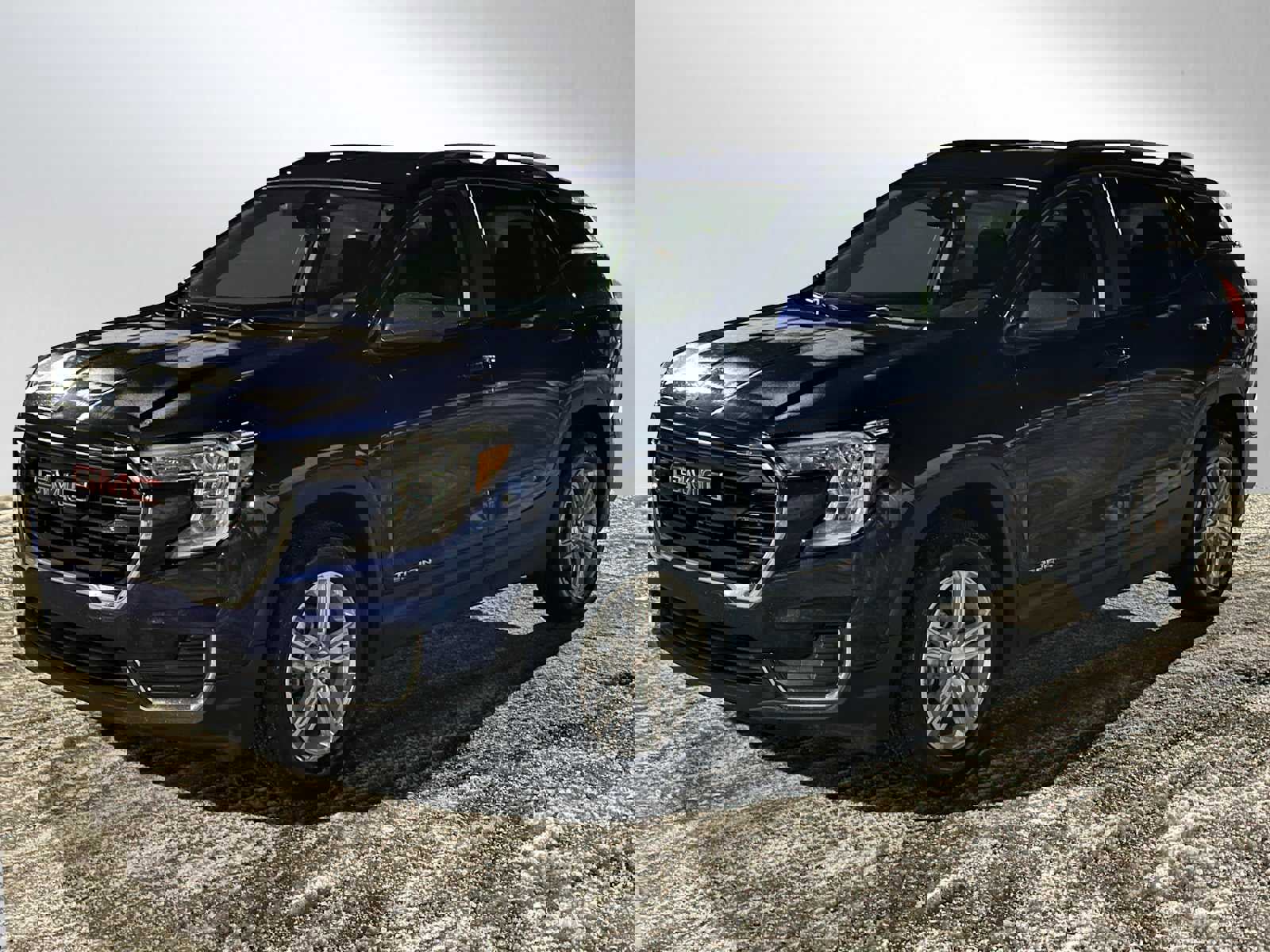 Used 2022 GMC Terrain SLE w/ Driver Convenience Package image 7