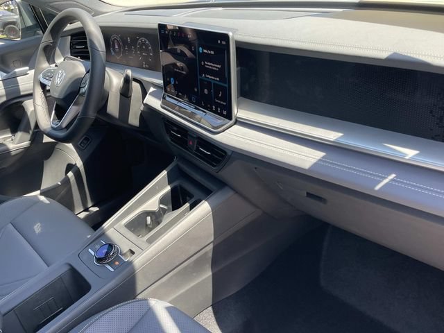 New 2026 Volkswagen Tiguan SE R-Line FWD image 29