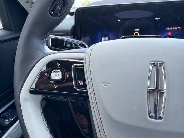 New 2026 Lincoln Aviator AWD image 24