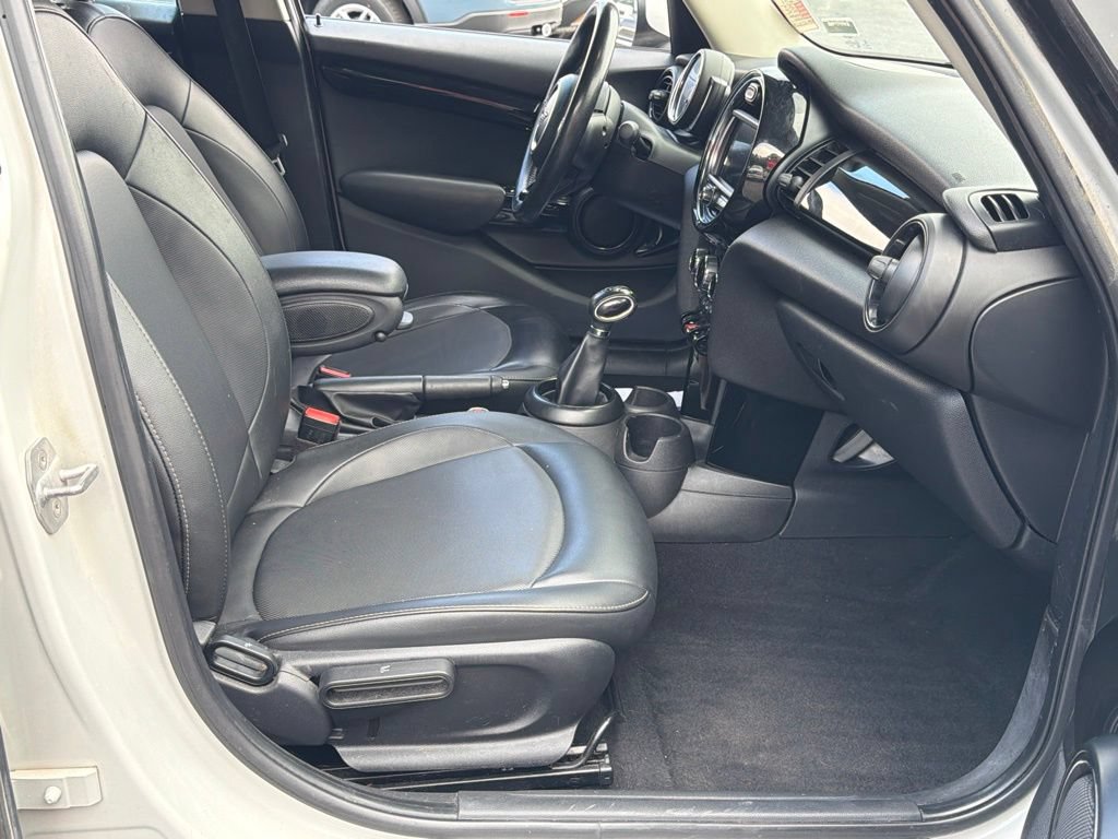 Used 2019 MINI Cooper 4-Door Hardtop FWD image 15