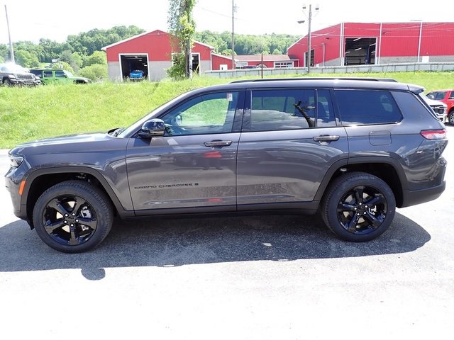 New 2025 Jeep Grand Cherokee L Limited w/ Black Appearance Package image 2