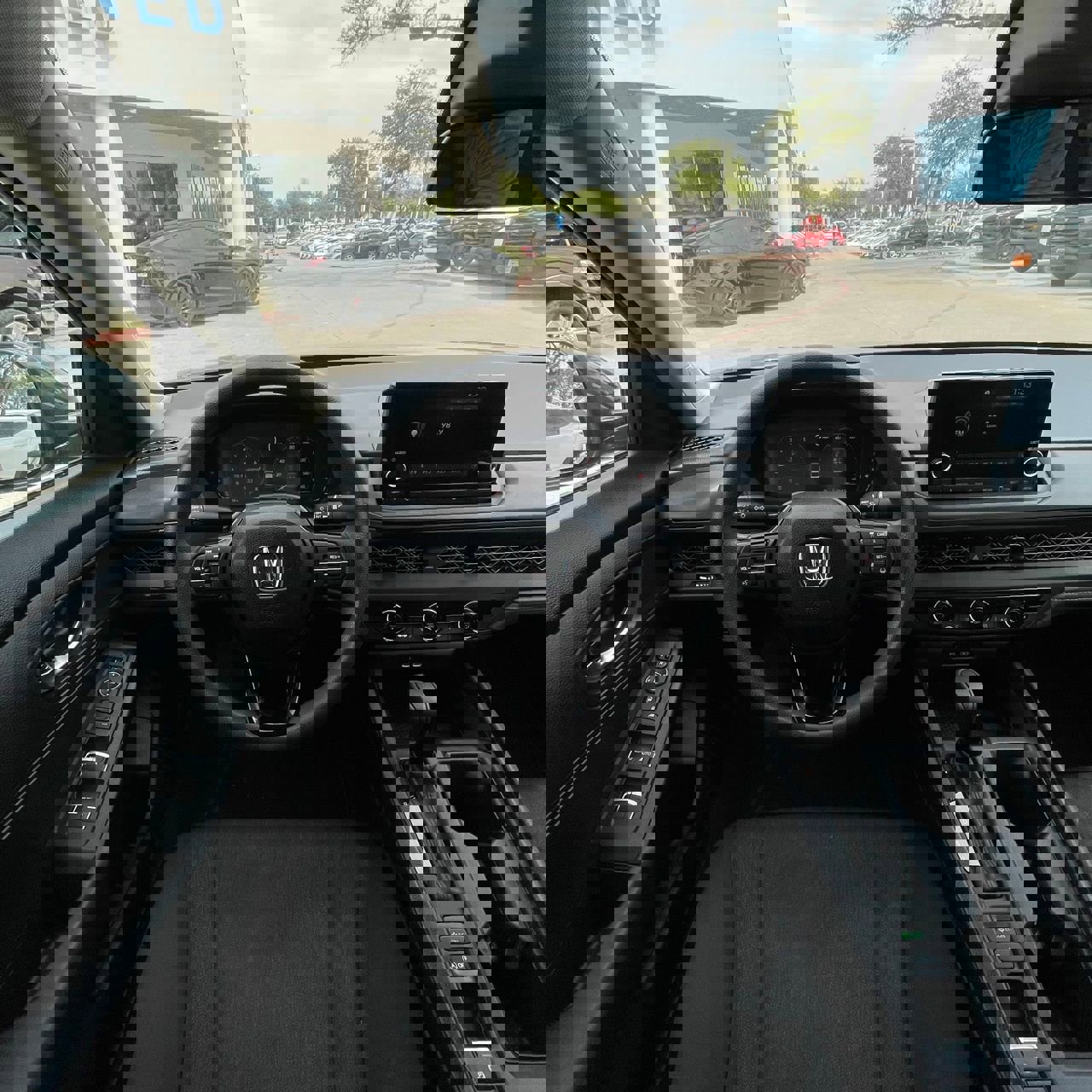 Used 2025 Honda Accord LX image 11