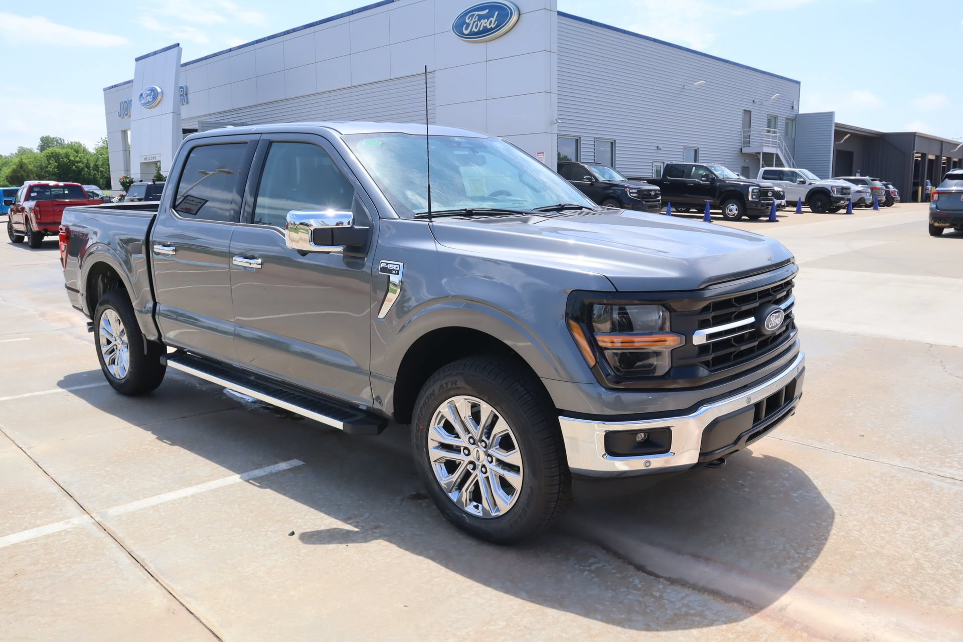 New 2026 Ford F150 XLT w/ Equipment Group 302A MID