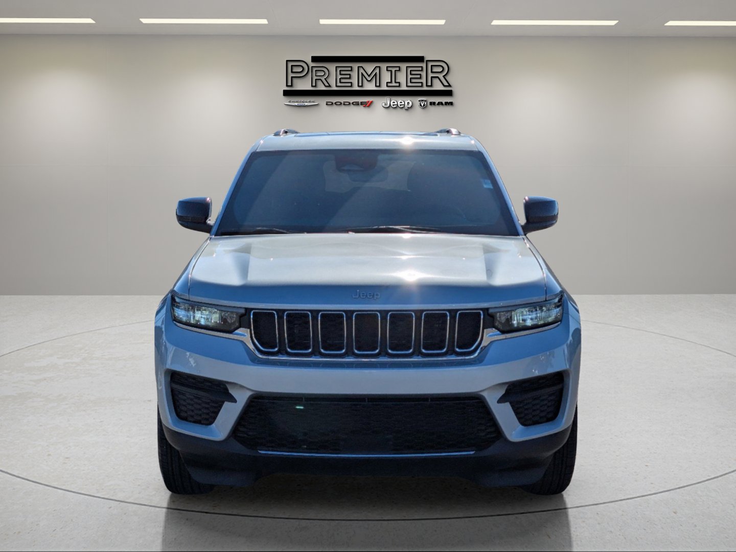 New 2024 Jeep Grand Cherokee Laredo X w/ Luxury Tech Group I image 2