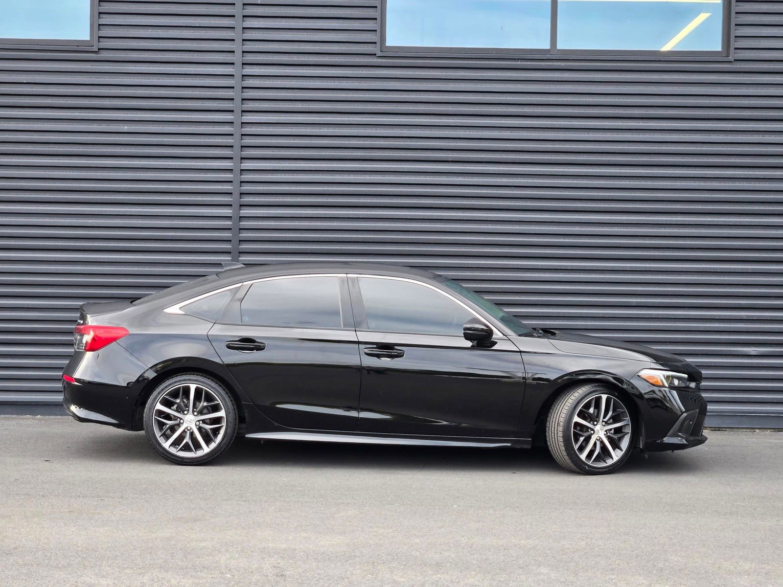 Used 2023 Honda Civic Touring image 3