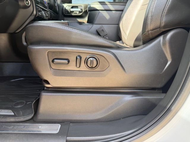 Used 2023 GMC Sierra 3500 Denali w/ Denali Ultimate Package image 27