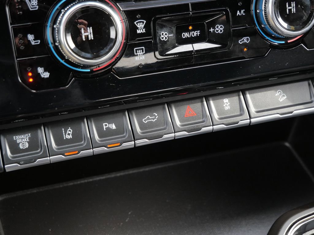 Used 2025 GMC Sierra 2500 AT4 image 49