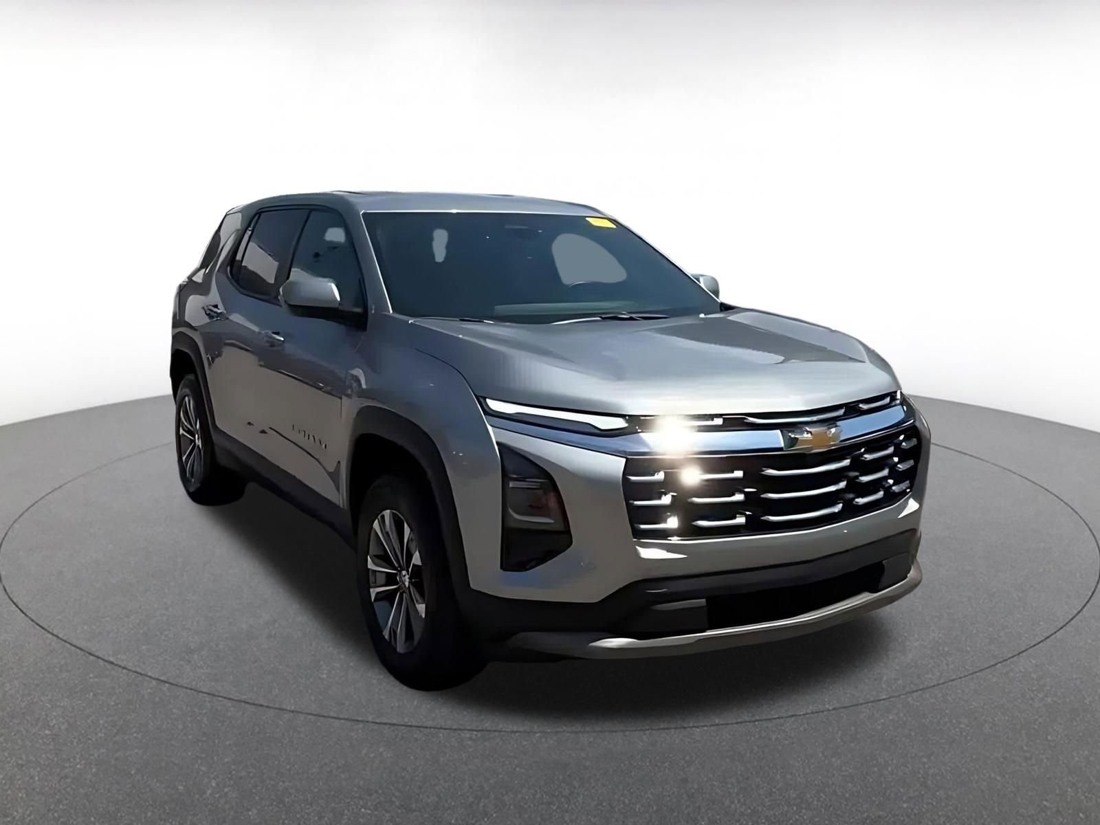 Used 2025 Chevrolet Equinox LT FWD image 3
