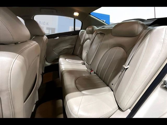 Used 2010 Buick Lucerne CXL image 18