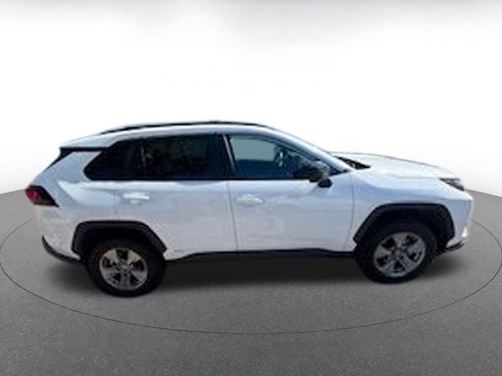 Used 2025 Toyota RAV4 LE image 7