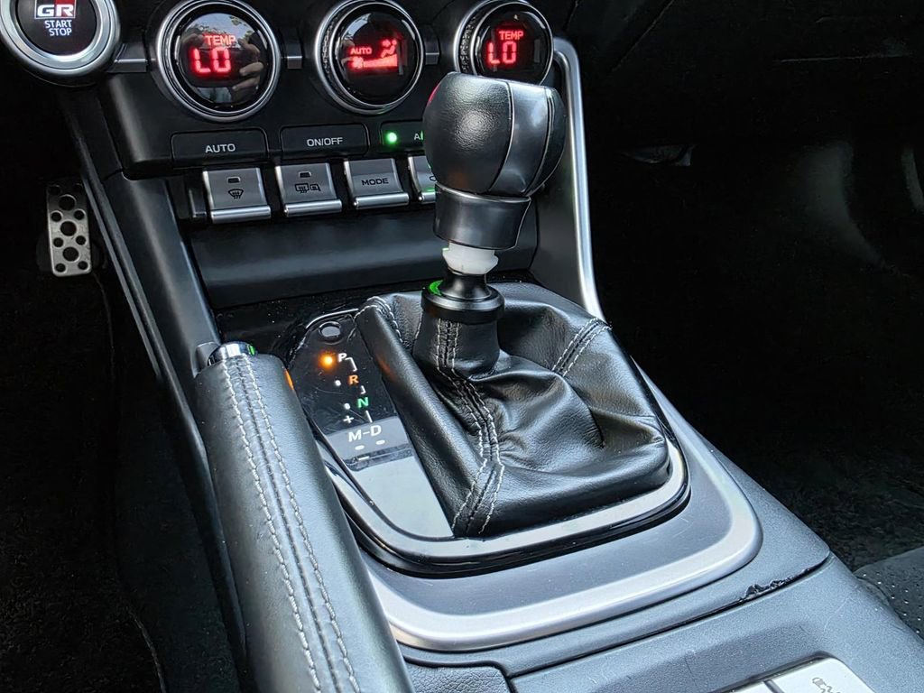 Used 2022 Toyota GR86 Premium RWD image 16
