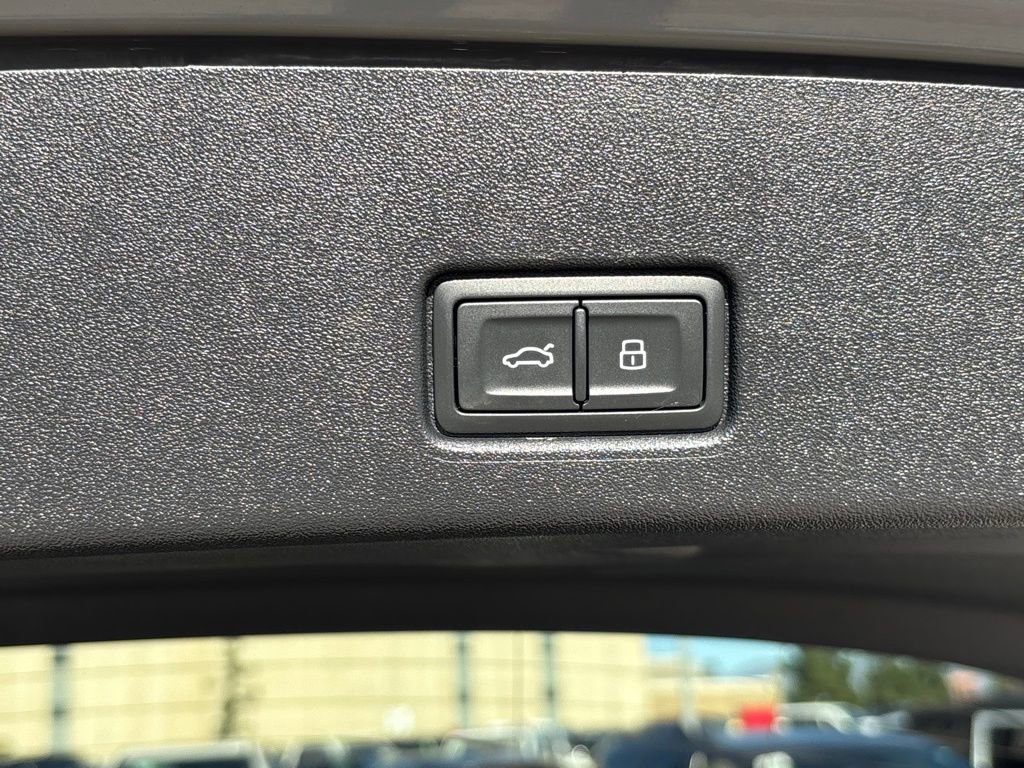 Used 2024 Audi Q4 e-tron Premium Plus w/ Premium Plus image 29