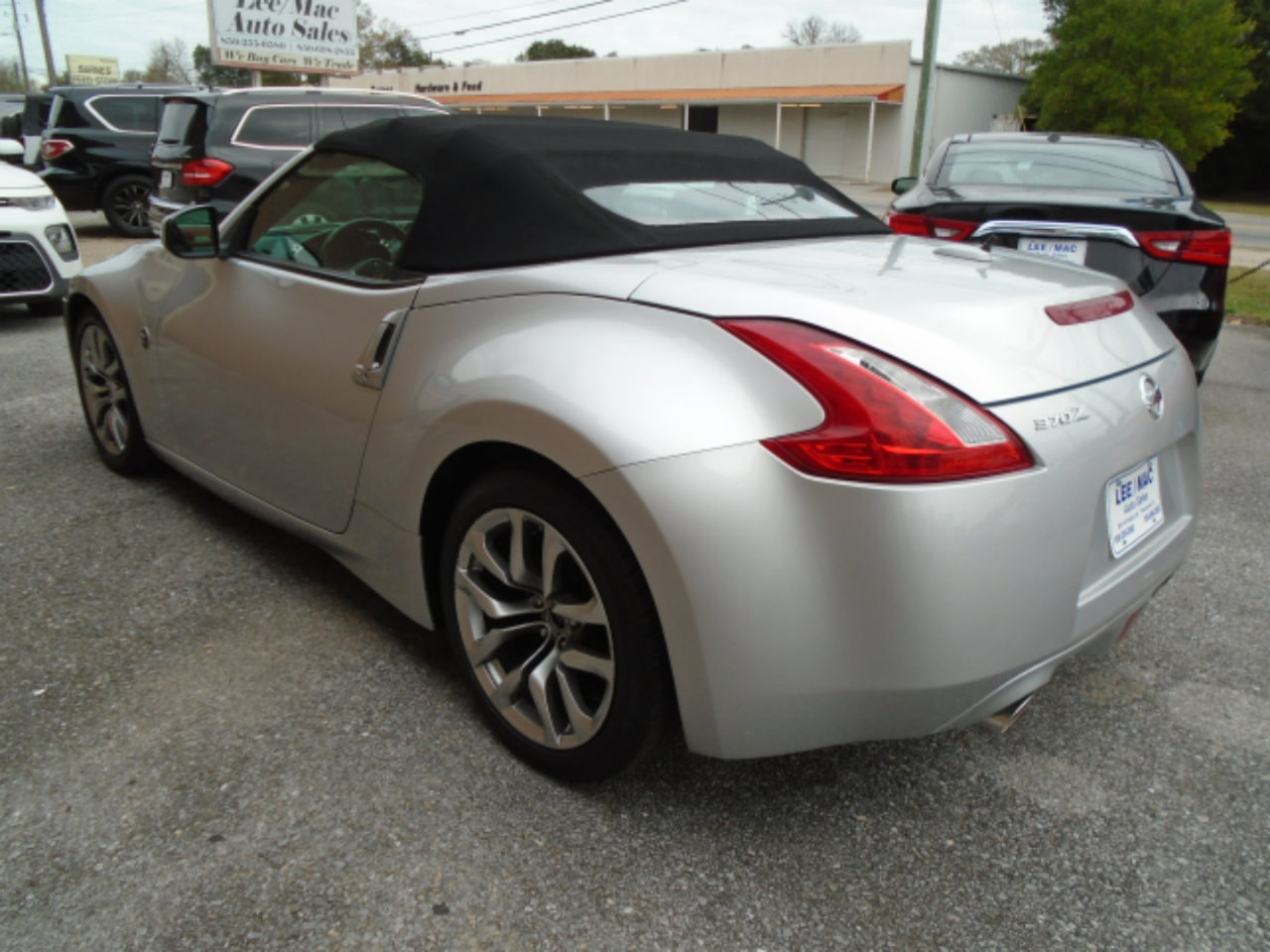 Used 2013 Nissan 370Z Roadster RWD image 4