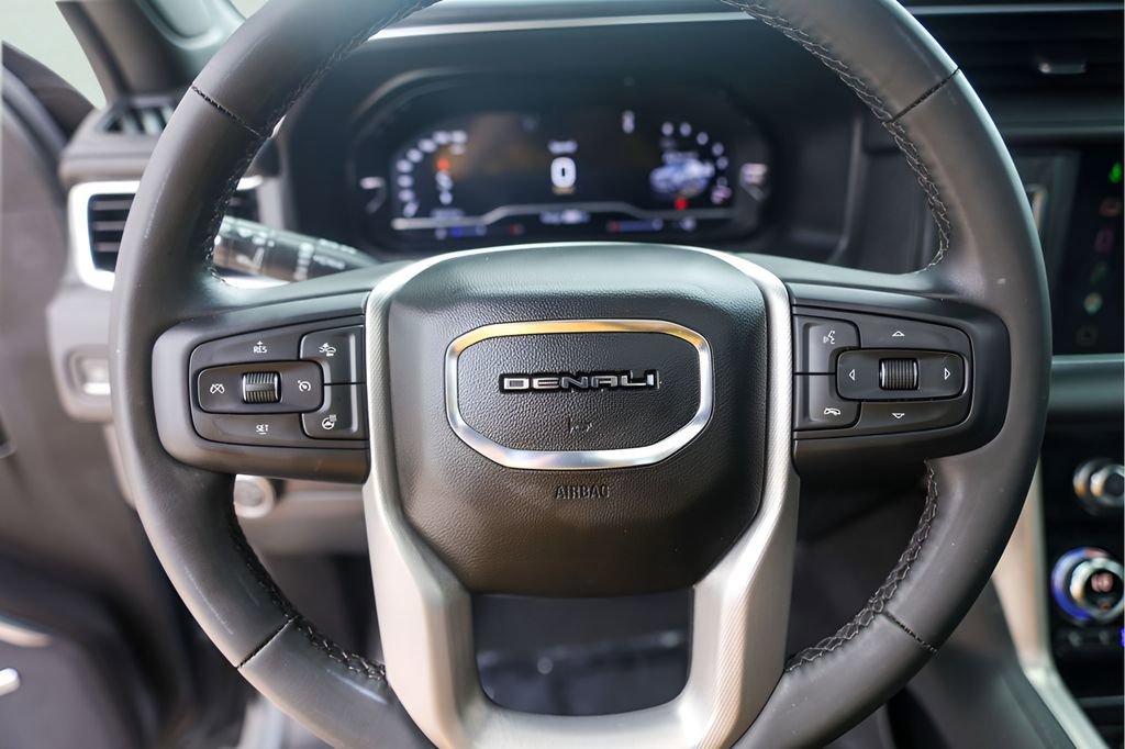 Used 2023 GMC Yukon Denali AWD/4WD image 15