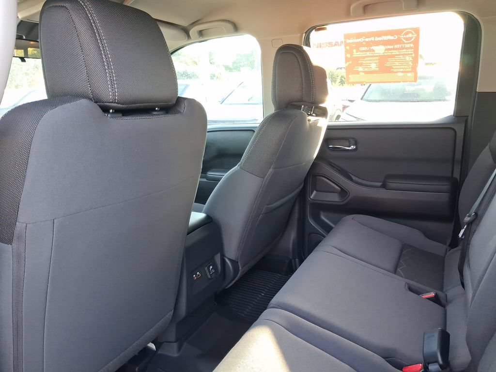Used 2025 Nissan Frontier SV w/ SV Convenience Package RWD image 14