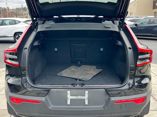 Used 2022 Volvo C40 P8 Recharge Ultimate image 12