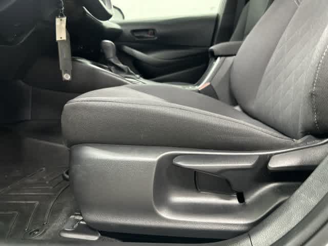 Used 2025 Toyota Corolla LE FWD image 26