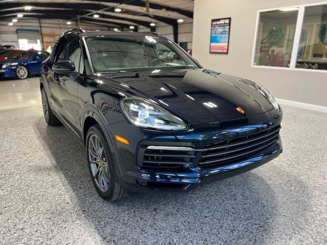 Used 2023 Porsche Cayenne Platinum Edition image 10