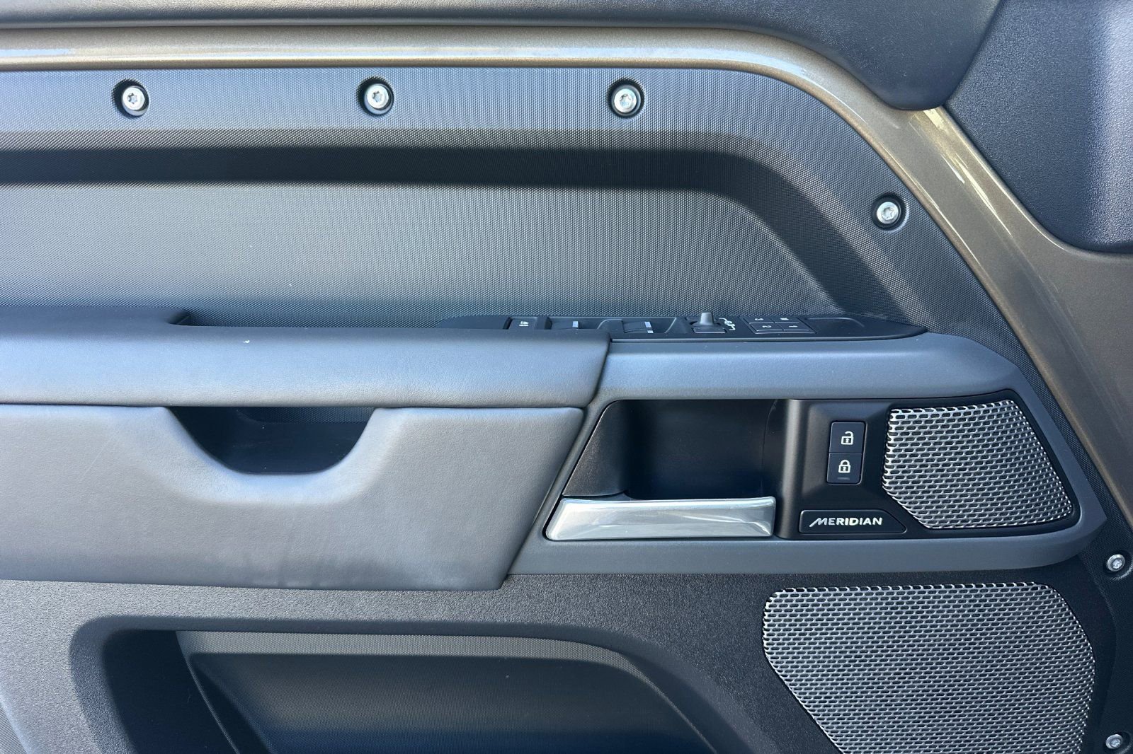 Used 2024 Land Rover Defender 110 X image 12