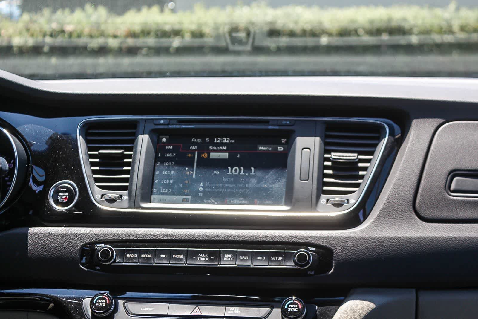Used 2015 Kia Sedona SX FWD image 18