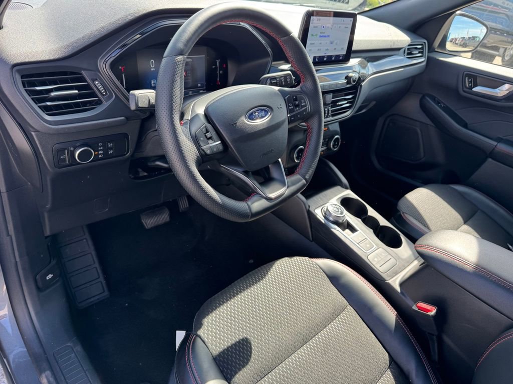 Used 2025 Ford Escape ST-Line w/ Cold Weather Package FWD image 14