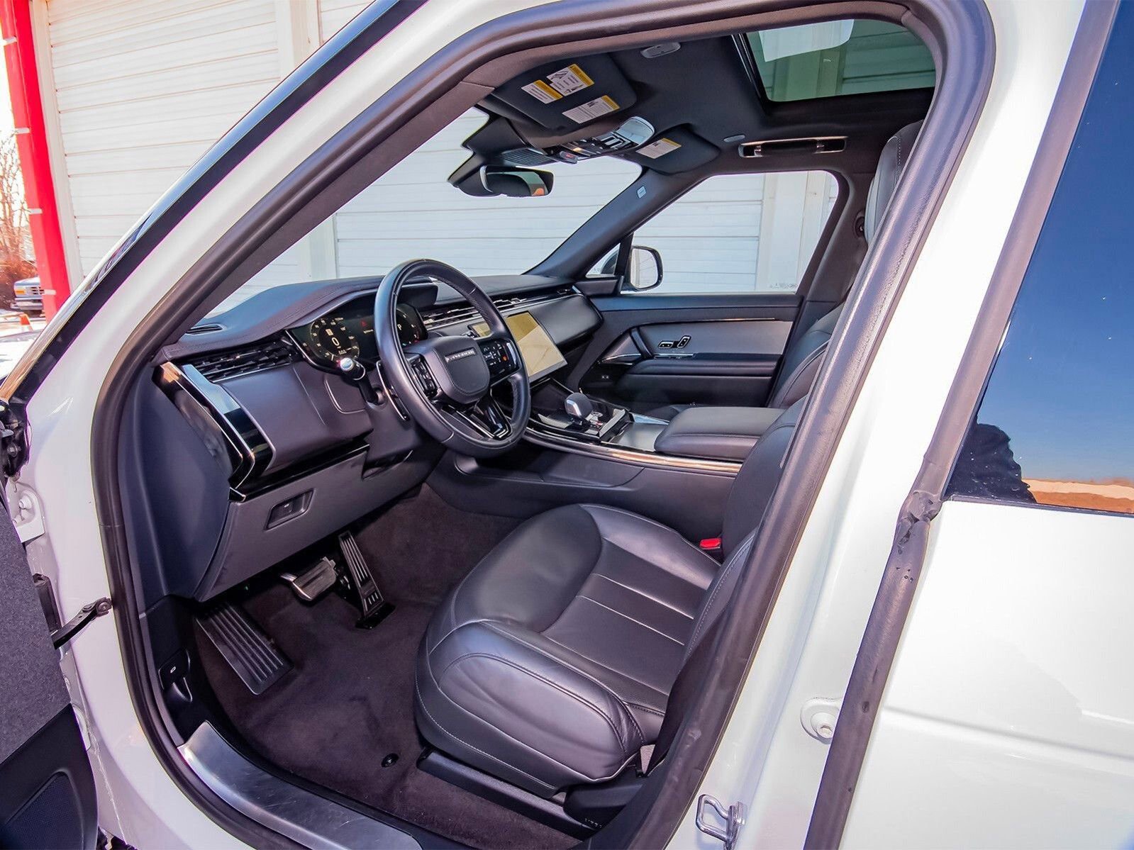 Used 2024 Land Rover Range Rover Sport Dynamic SE image 34