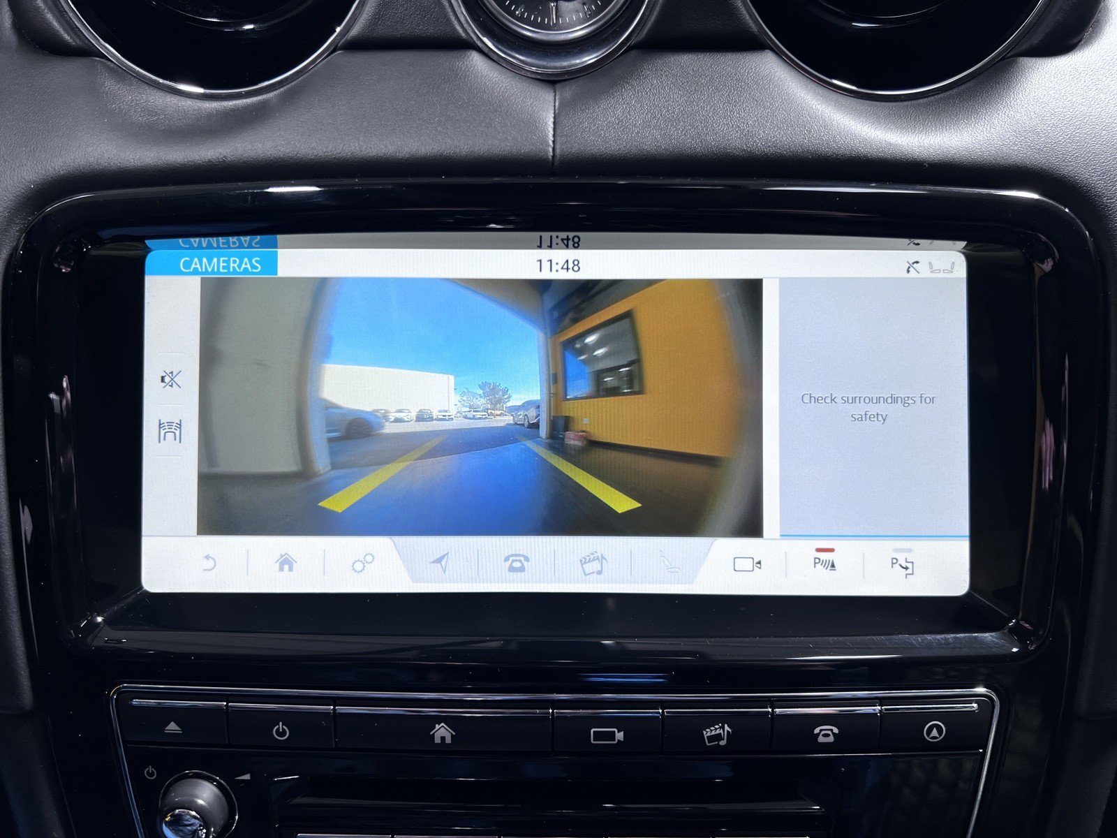 Used 2018 Jaguar XJ L Supercharged image 25