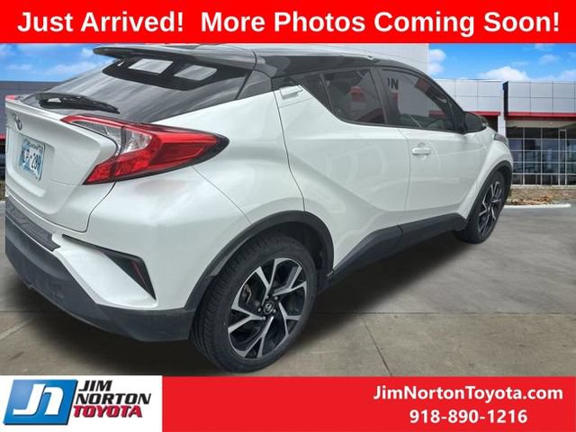 Used 2019 Toyota C-HR XLE FWD image 3