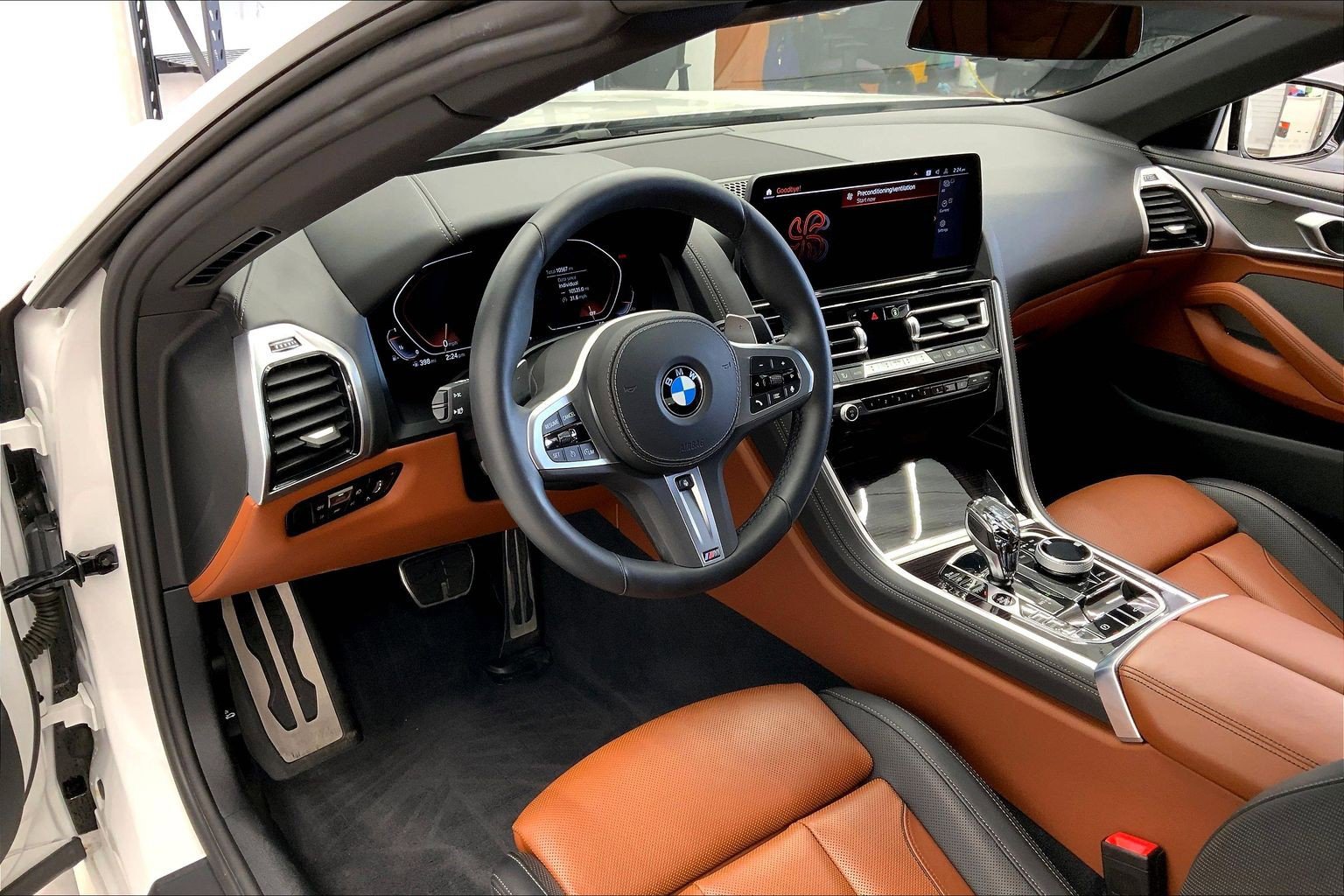Certified 2023 BMW 840i xDrive Convertible w/ M Sport Professional Package AWD/4WD image 4