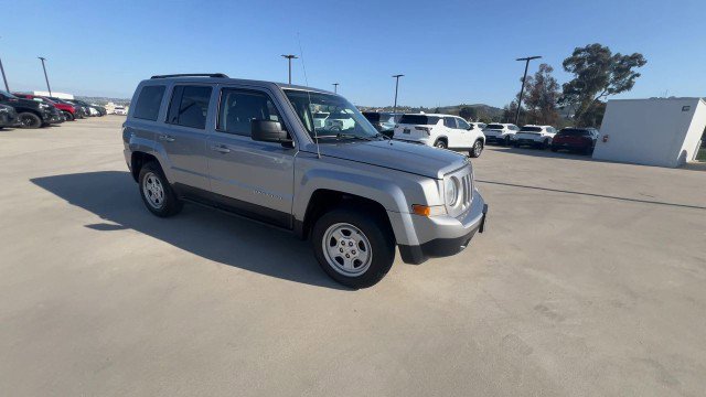 Used 2015 Jeep Patriot Sport w/ Power Value Group FWD image 2