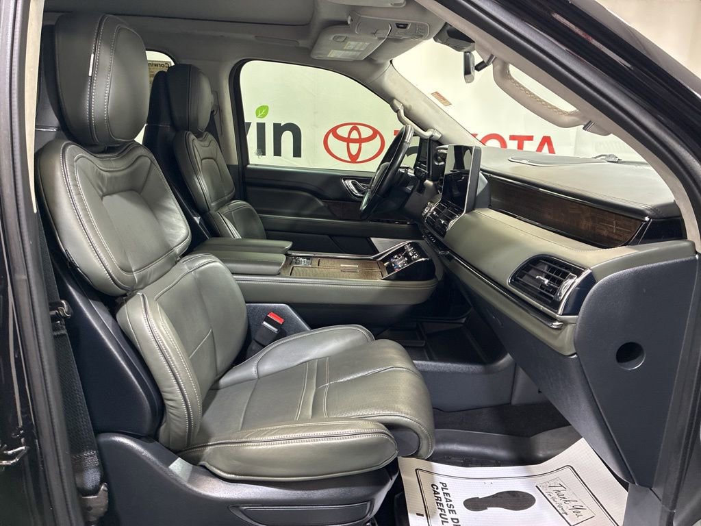 Used 2023 Lincoln Navigator L Black Label AWD/4WD image 10