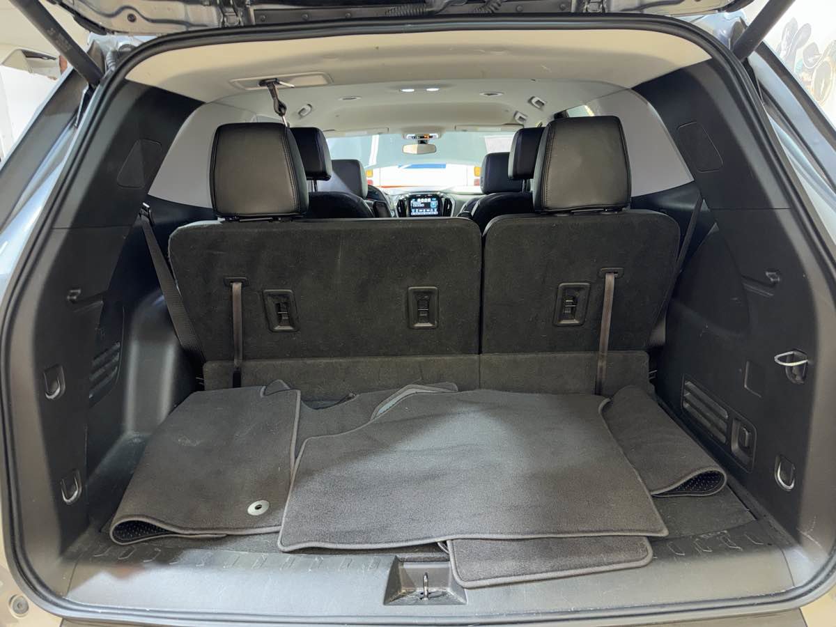 Used 2019 Chevrolet Traverse LT image 13