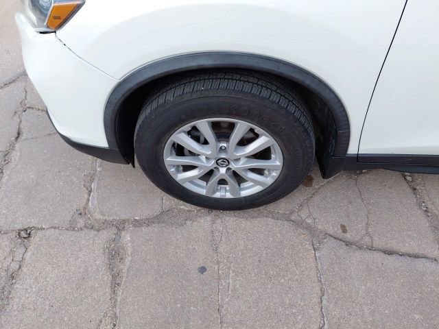 Used 2018 Nissan Rogue SV image 33