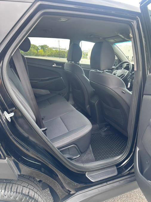 Used 2019 Hyundai Tucson SE image 16