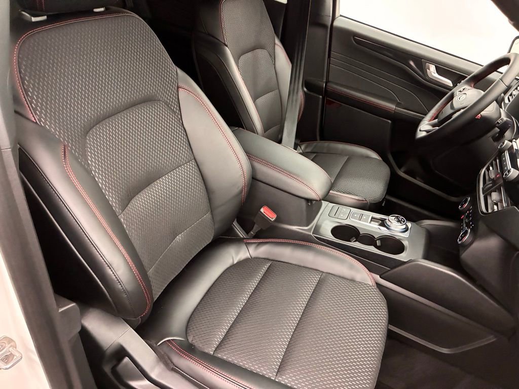 New 2026 Ford Escape ST-Line w/ Cold Weather Package image 28