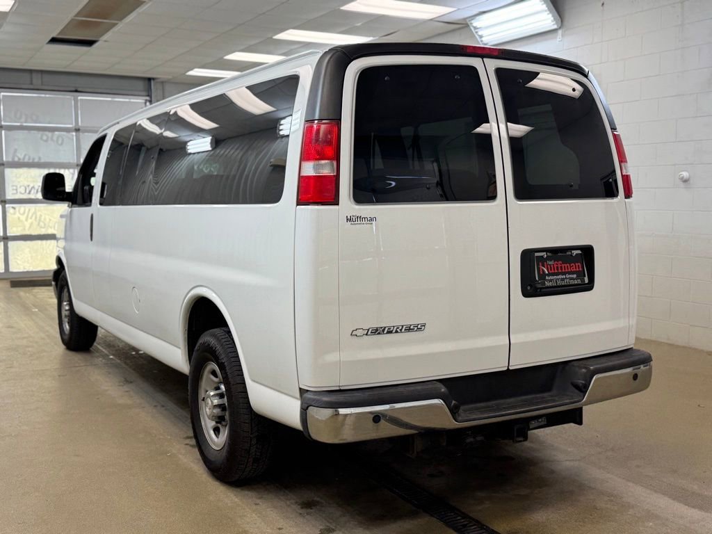 Used 2017 Chevrolet Express 3500 LT w/ LT Preferred Equipment Group image 7