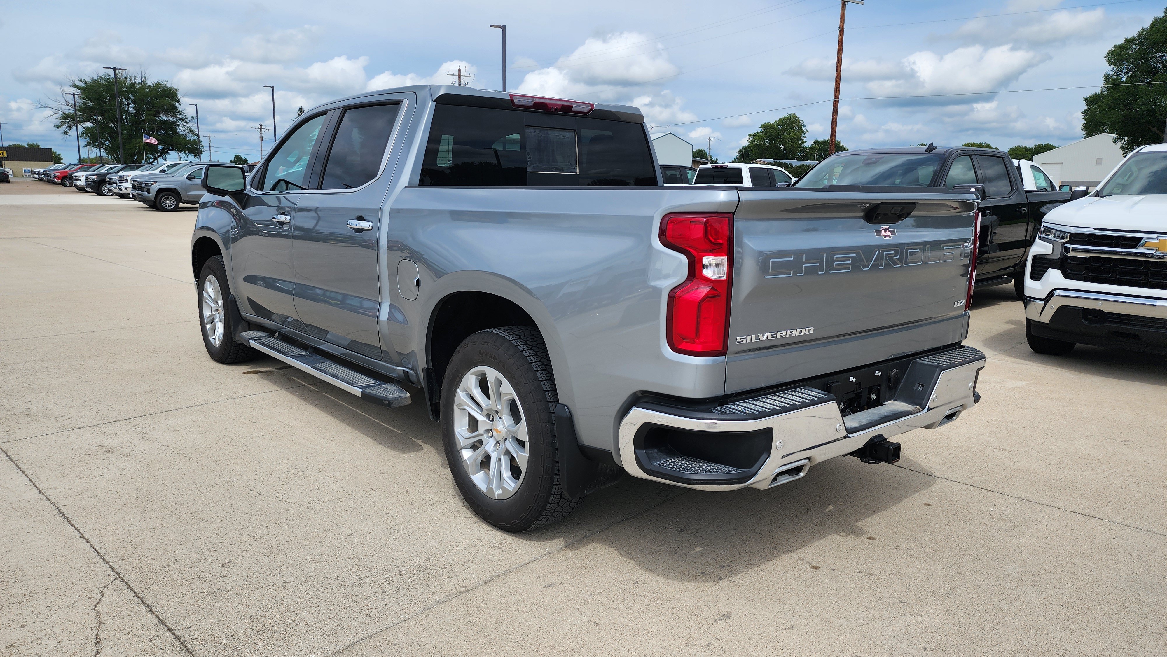 Certified 2025 Chevrolet Silverado 1500 LTZ w/ Technology Package AWD/4WD image 5