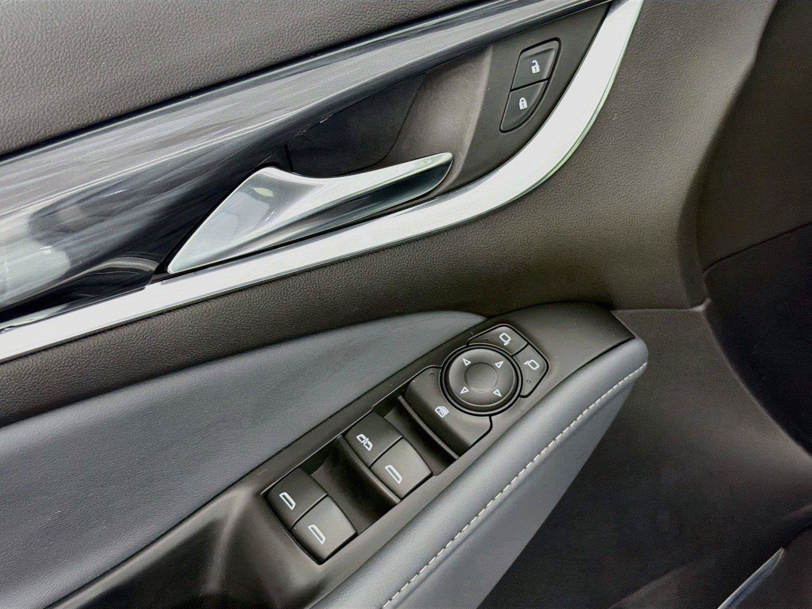 Used 2021 Buick Enclave Essence w/ Sound and Sites Package AWD/4WD image 24