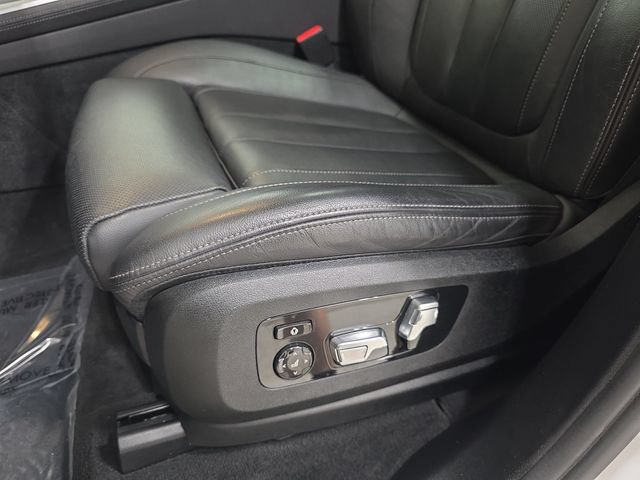 Used 2021 BMW X7 M50i AWD/4WD image 29