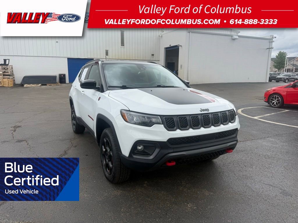 Used 2023 Jeep Compass Trailhawk w/ Trailhawk Convenience Group AWD/4WD image 1