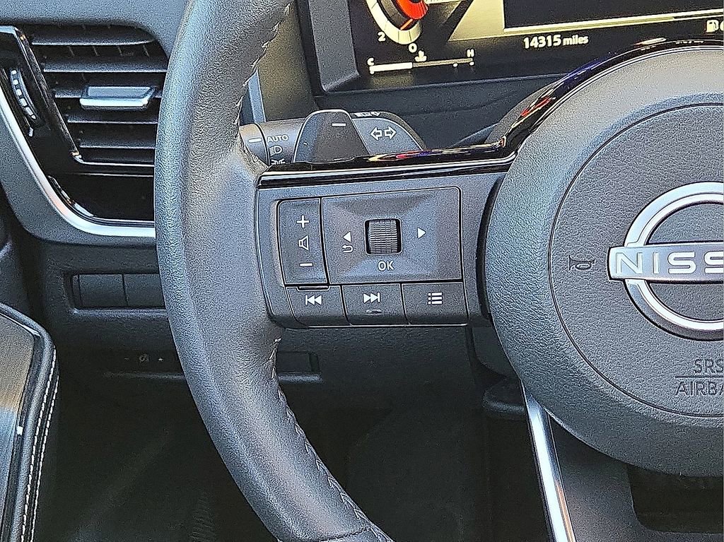 Used 2024 Nissan Rogue SL w/ SL Premium Package image 19