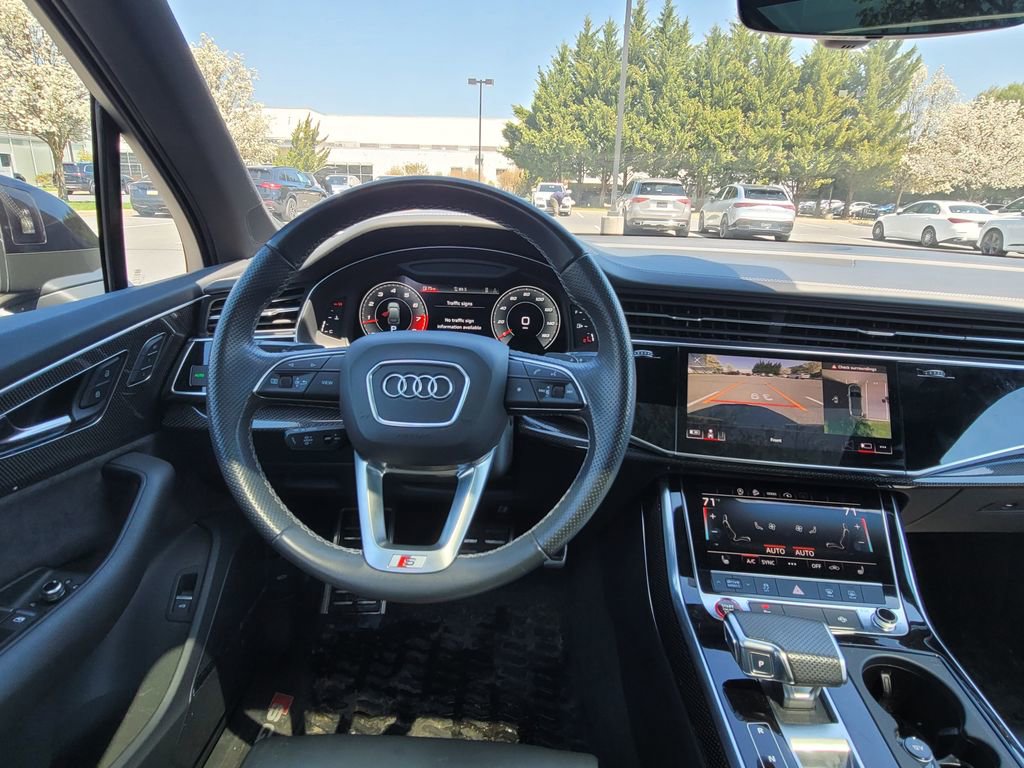 Used 2021 Audi SQ7 Premium Plus w/ Driver Assistance Package image 16