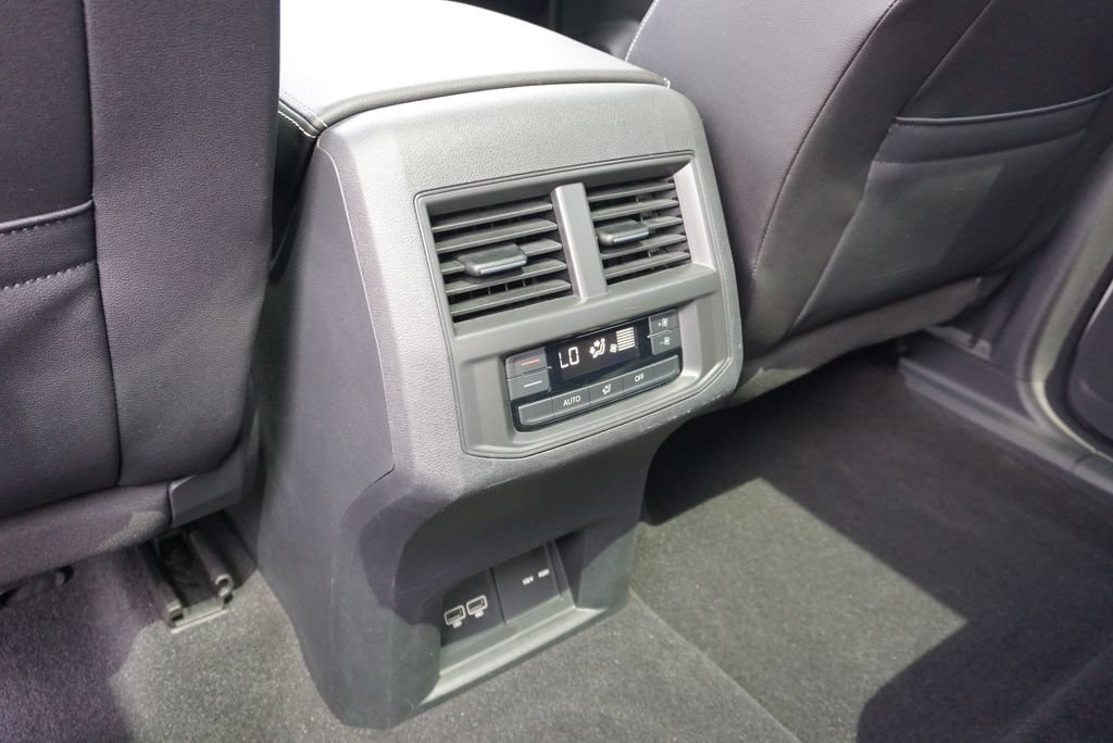 Used 2021 Volkswagen Atlas SE w/ Panoramic Sunroof Package FWD image 25