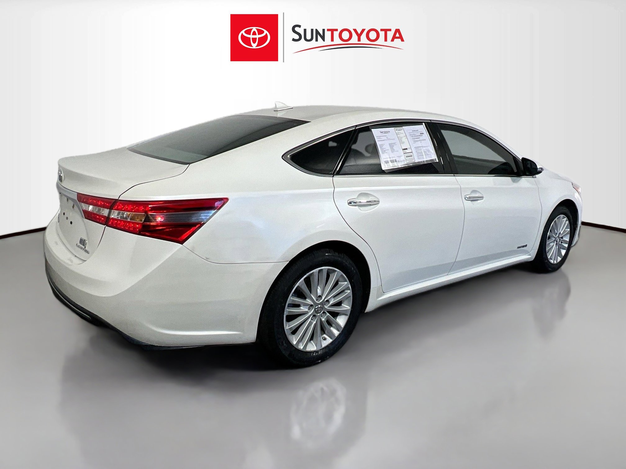 Used 2014 Toyota Avalon Limited image 4